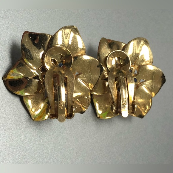 Estate🌸Vintage 14K Brushed Gold🌸 Pearl and Sapphire Clip-On Earrings - Picture 8 of 11